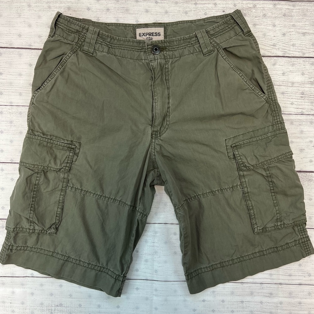 Express mens cargo shorts size 29